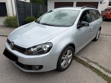 Volkswagen Golf - 1