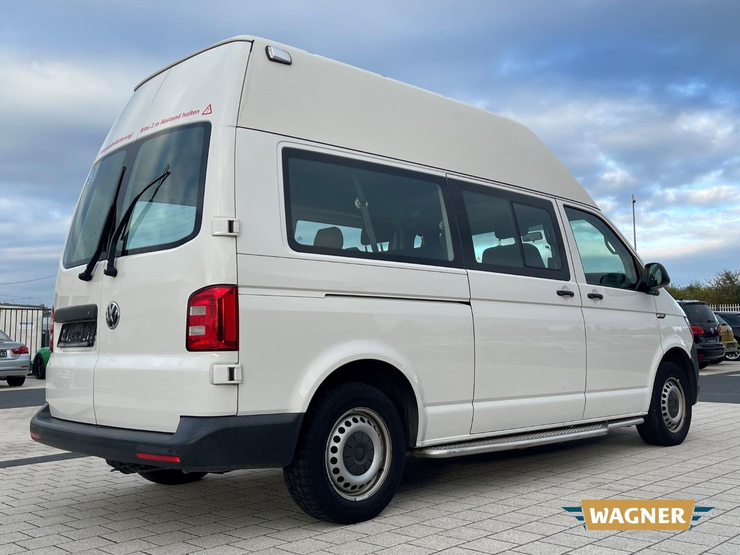 Fahrzeugabbildung Volkswagen T6 Kombi Hochdach lang 2.0 TDI 5-Sitzer