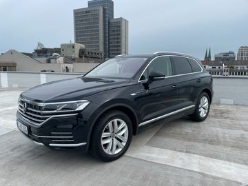 Volkswagen Touareg - 2