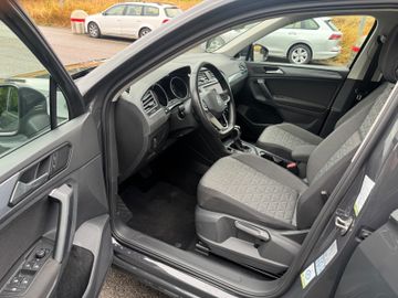 Volkswagen Tiguan - 11