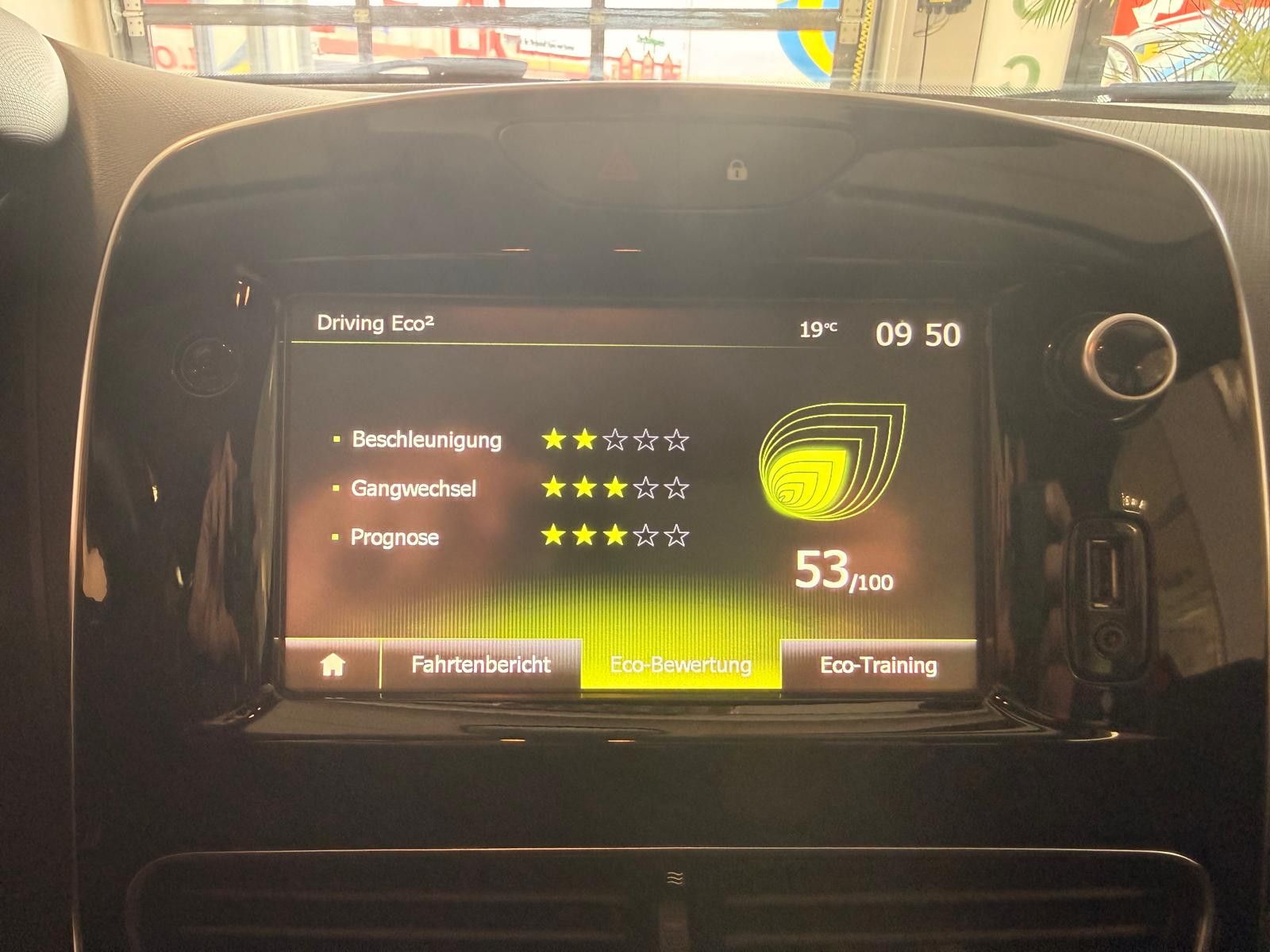 Fahrzeugabbildung Renault Clio IV Limited / KLIMA/ KEYLESS/TÜV SERVICE NEU