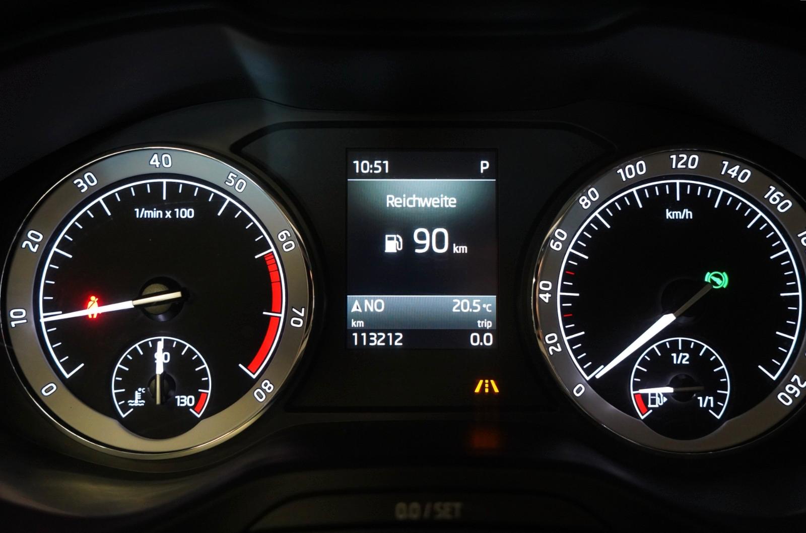 Skoda Karoq 1.5 TSI DSG Style*Unfallfrei*1.Hand*LED*