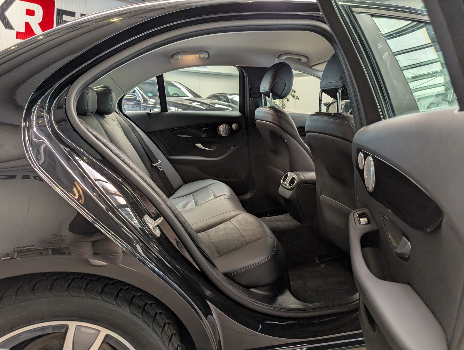 Fahrzeugabbildung Mercedes-Benz C 180 d lim. LED Burmester SHZ Park-Paket Keyles