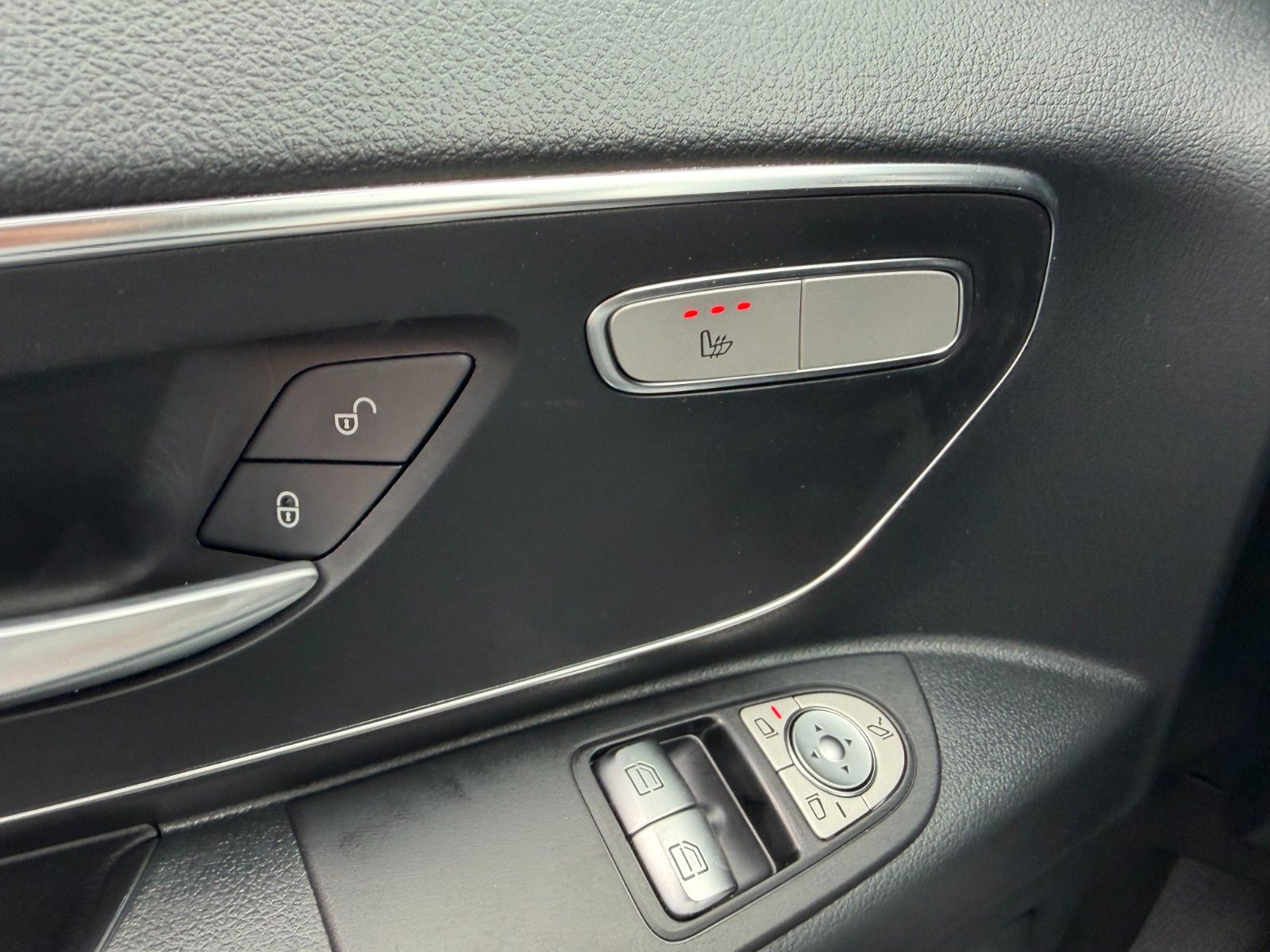 Fahrzeugabbildung Mercedes-Benz Vito 119 CDI 4x4 Extral AHK 2,5to Stdheiz LED