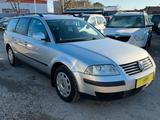 Volkswagen Passat 1.6 Comfortline*82TKM*Klima*TÜV NEU - aus 2005: Kombi