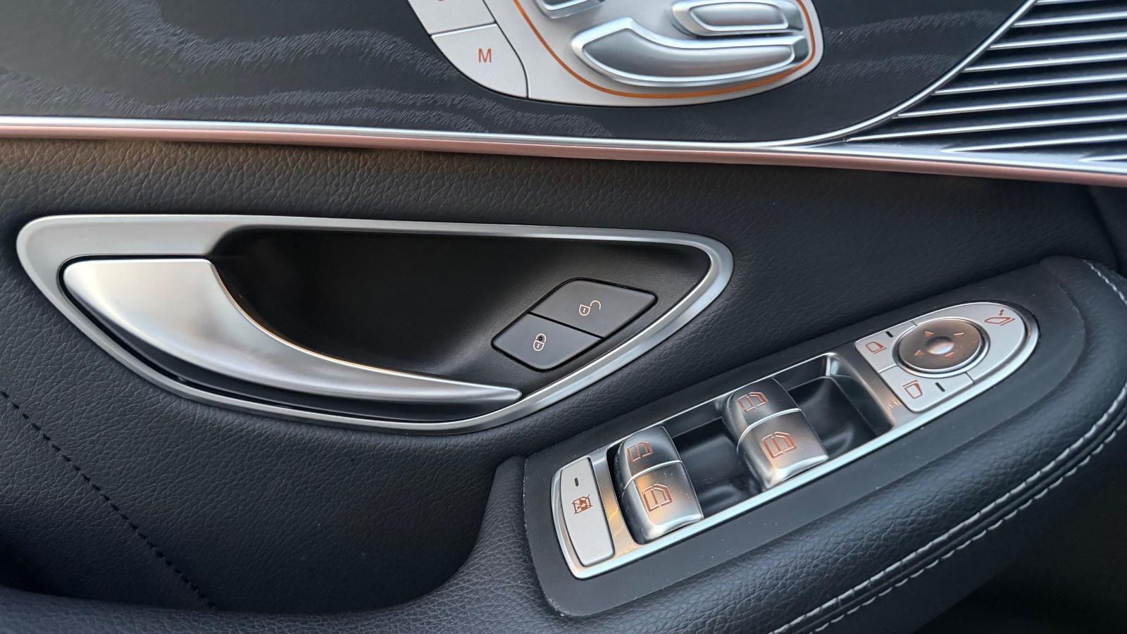 Mercedes-Benz EQC 400 4Matic AMG-LINE MULTIBEAM,360°,LEDER