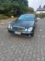 Mercedes-Benz Mercedes Benz w211 E500 Tüv neu 05.2028 - Mercedes-Benz E 500 in Köln