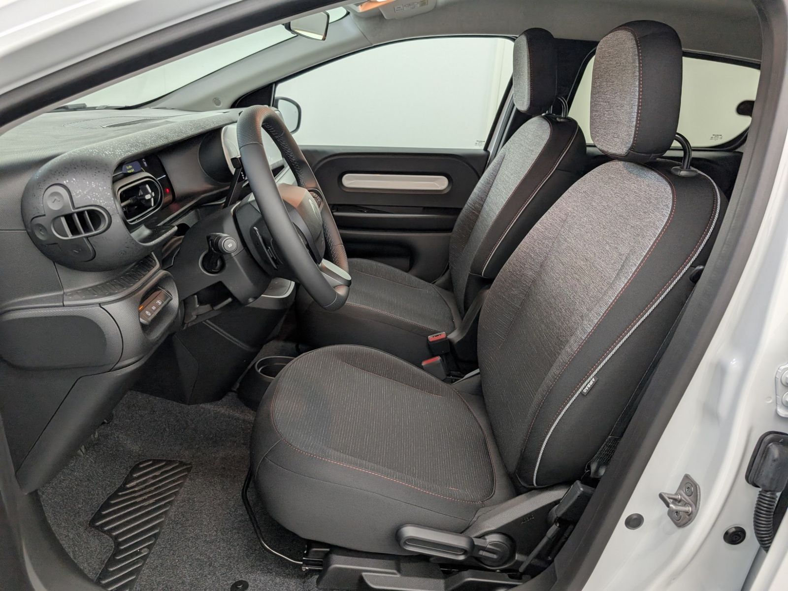 RENAULT Twingo E-TECH Techno 80 Urban Range 18-Zoll – Bild 8