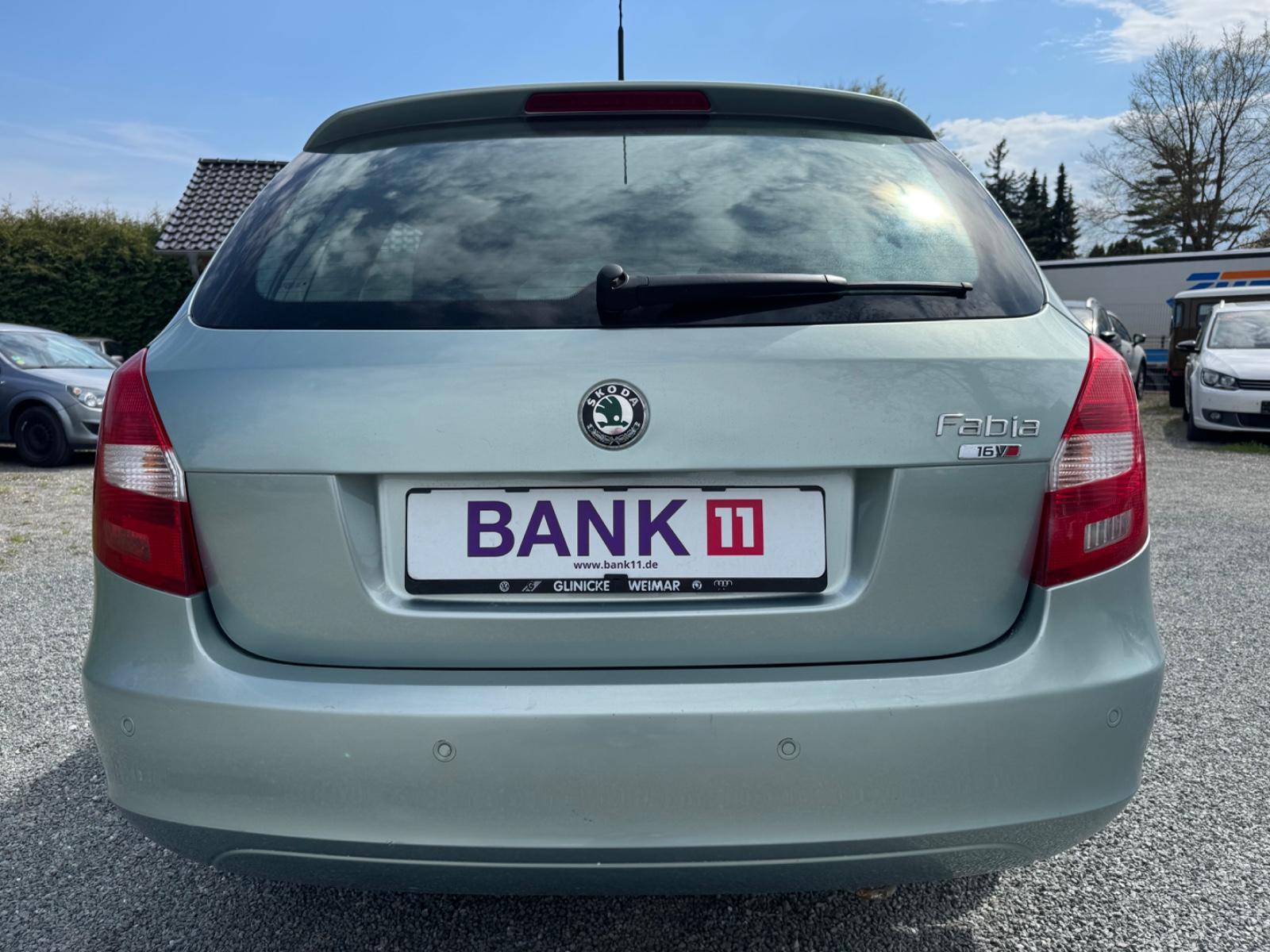 Skoda Fabia 2009 — photo 17