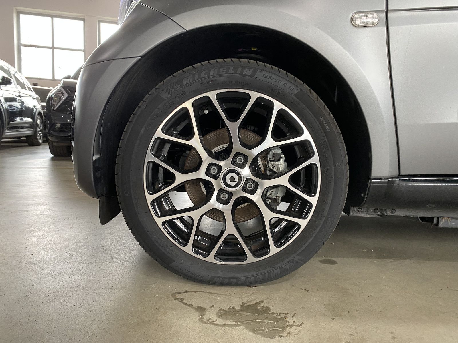 Fahrzeugabbildung Smart ForTwo EQ Pulse-Exclusive 22KW/Pano/MATT/Navi/