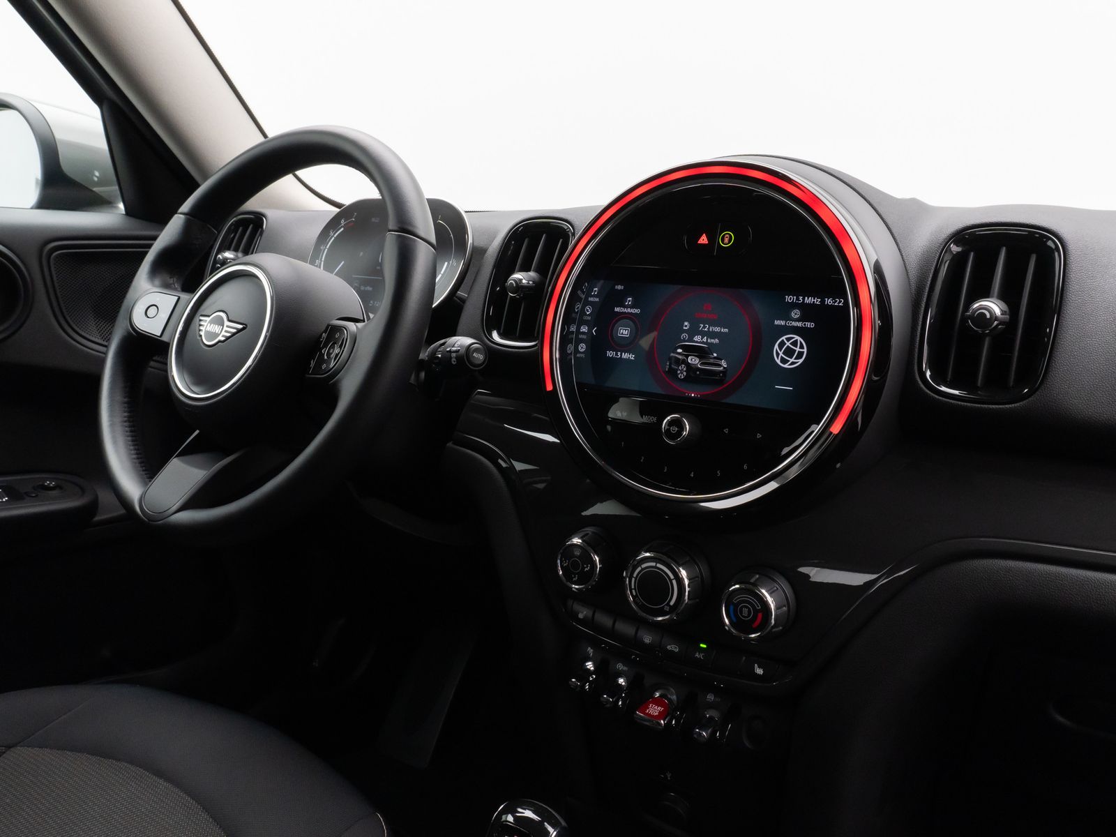 Fahrzeugabbildung MINI One Countryman Essential Trim Kamera AHK LED
