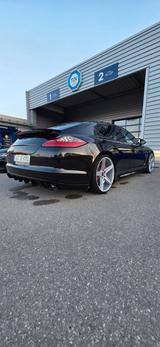 Porsche Panamera Turbo 4,8l V8 Chrono Sport Paket - Porsche Panamera aus 2010: 4s