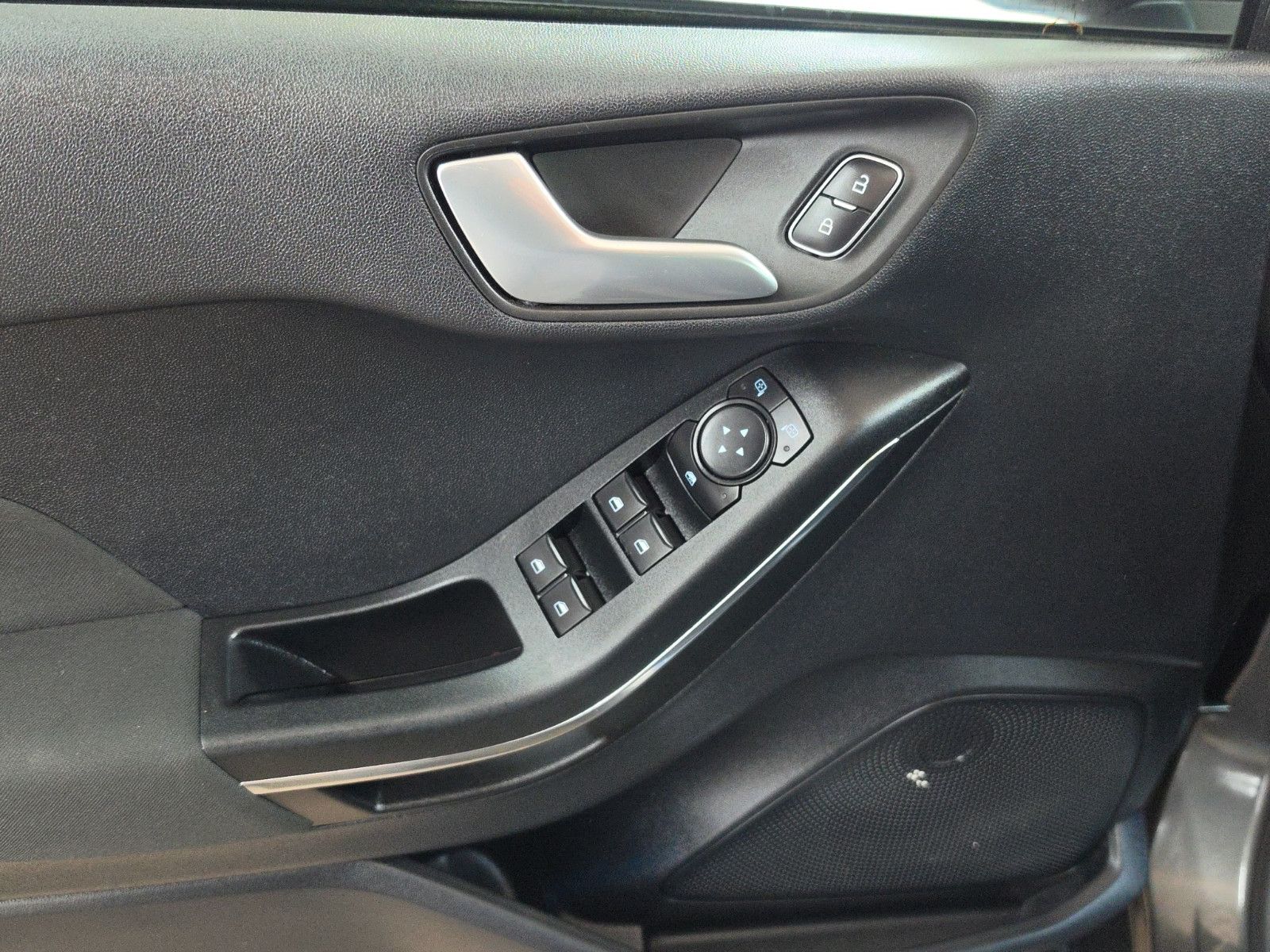 Fahrzeugabbildung Ford Fiesta ST-Line X AUTOMATIK+LED+KAMERA+PDC+SHZ