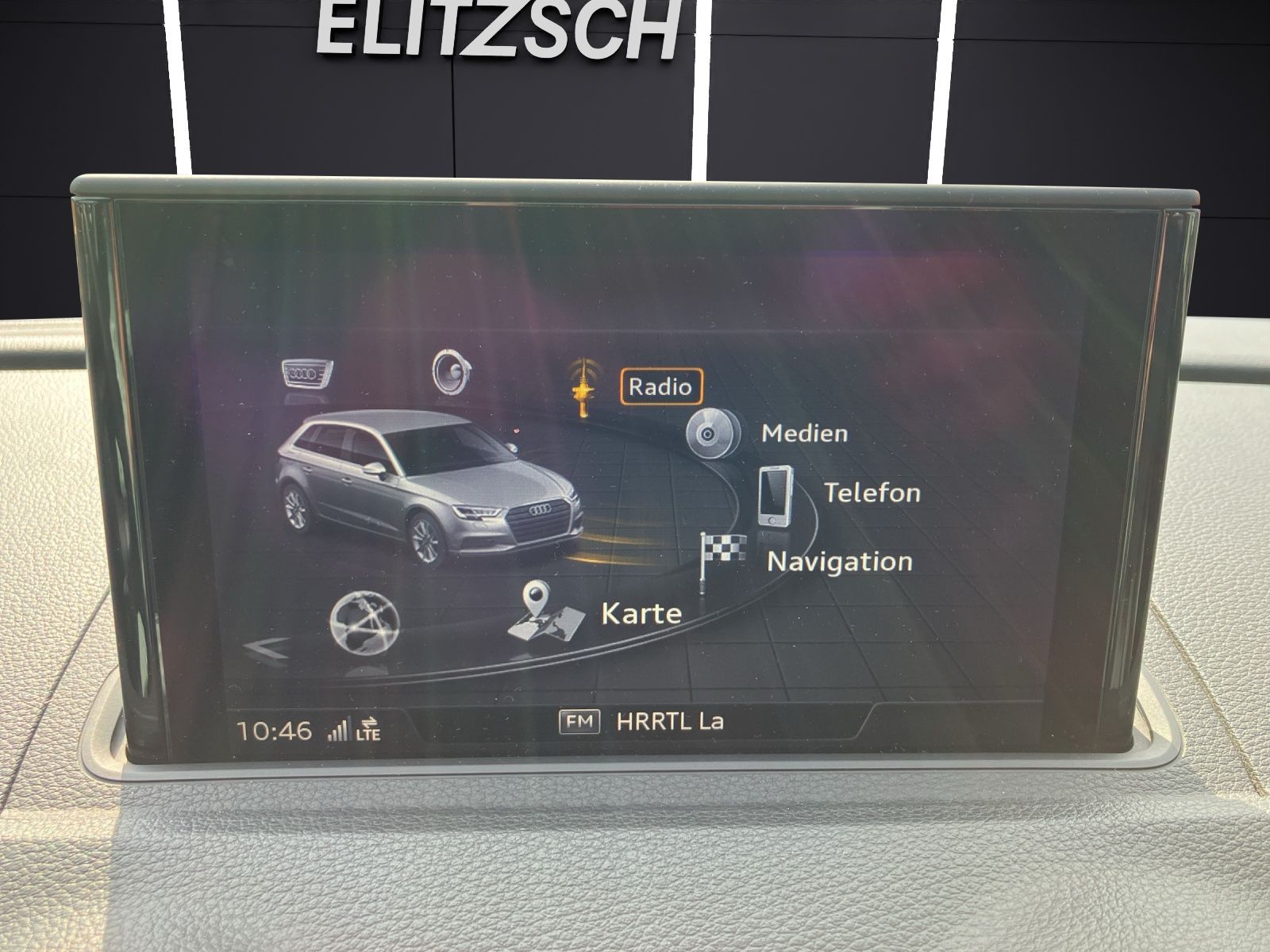Fahrzeugabbildung Audi A3 Sportback S-Line S-tronic LED Navi ACC SHZ PD