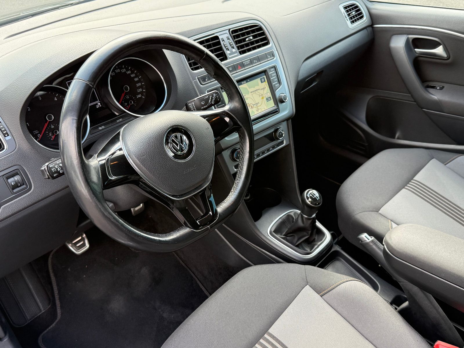Fahrzeugabbildung Volkswagen Polo V Allstar 1.4 TDI Start-Stopp GRA Navi SHZ