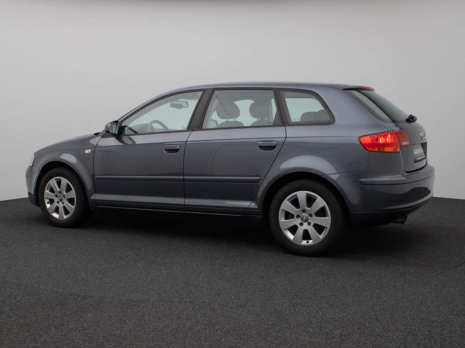 Fahrzeugabbildung Audi A3 Sportback 1.6 FSI Ambiente Sitzhzg PDC Xenon