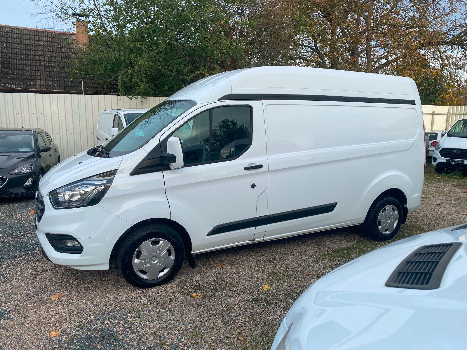 Fahrzeugabbildung Ford Transit Custom Kasten 300L2H2 Trend,AHK,GARANTIE