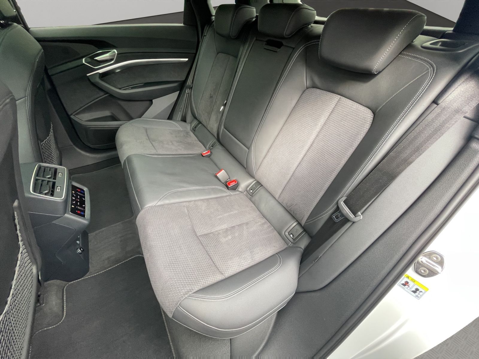 Audi Q8 e-tron - Bild 18