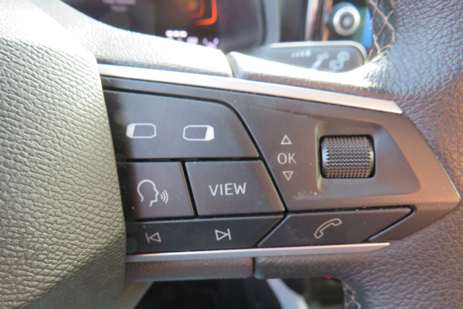 Fahrzeugabbildung SEAT Arona Style DSG GRA KAMERA SITZH. PDC APP-CON 1H