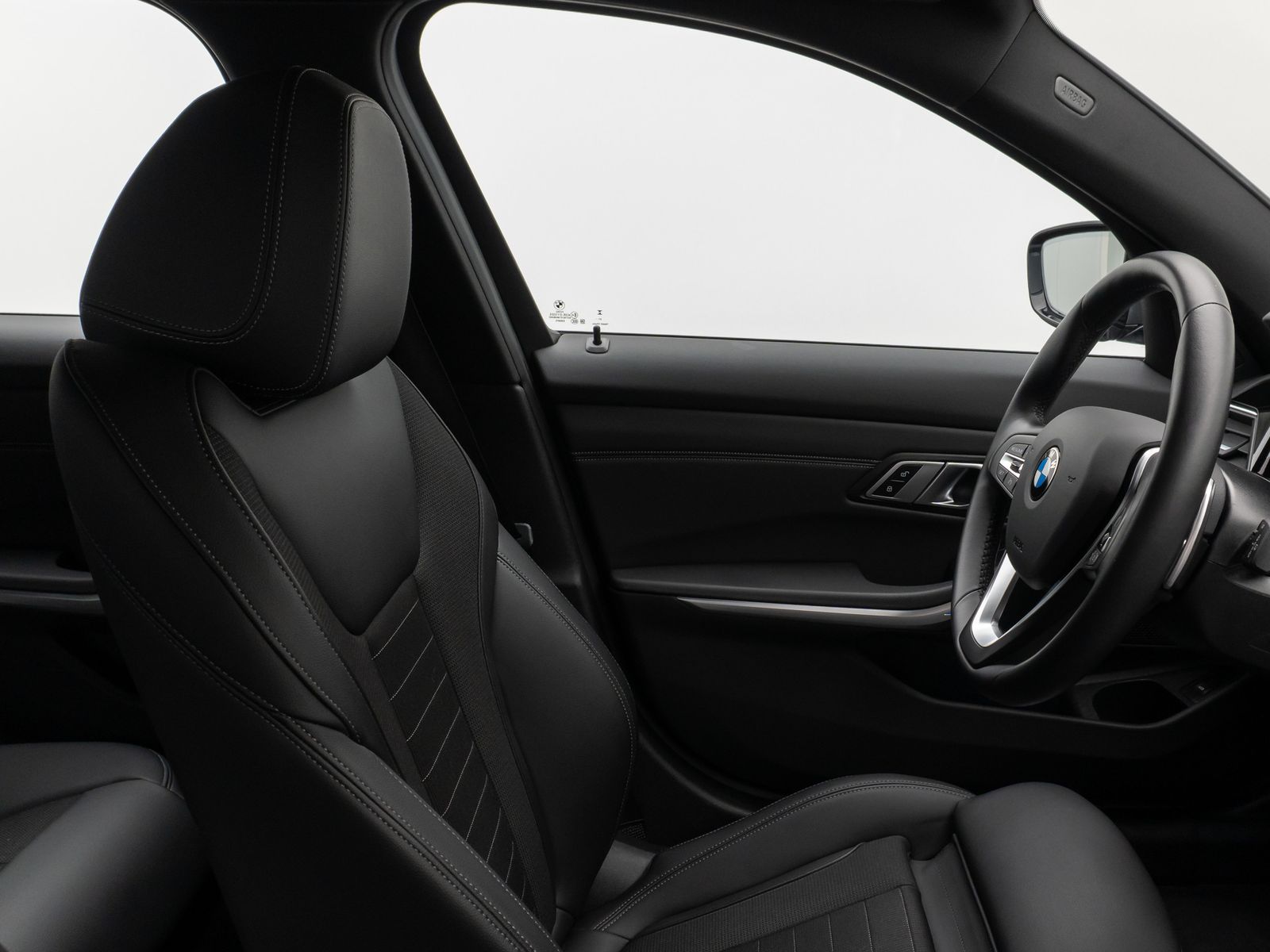 Fahrzeugabbildung BMW 330i xD SportLine DAB HiFi PDC Alarm LED M Sport