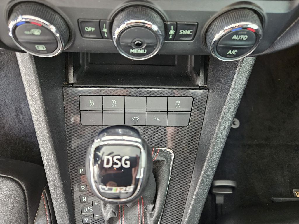 Skoda Octavia RS 2.0 TDI 4x4*Leder*Navi*DSG*DAB*Euro6