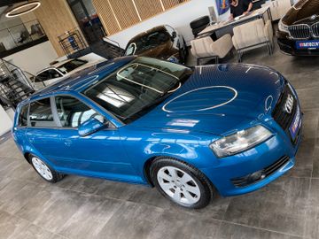 Audi A3 Sportback 1.6 Attraction *TEMPOMAT*SZHZ*KLIMA