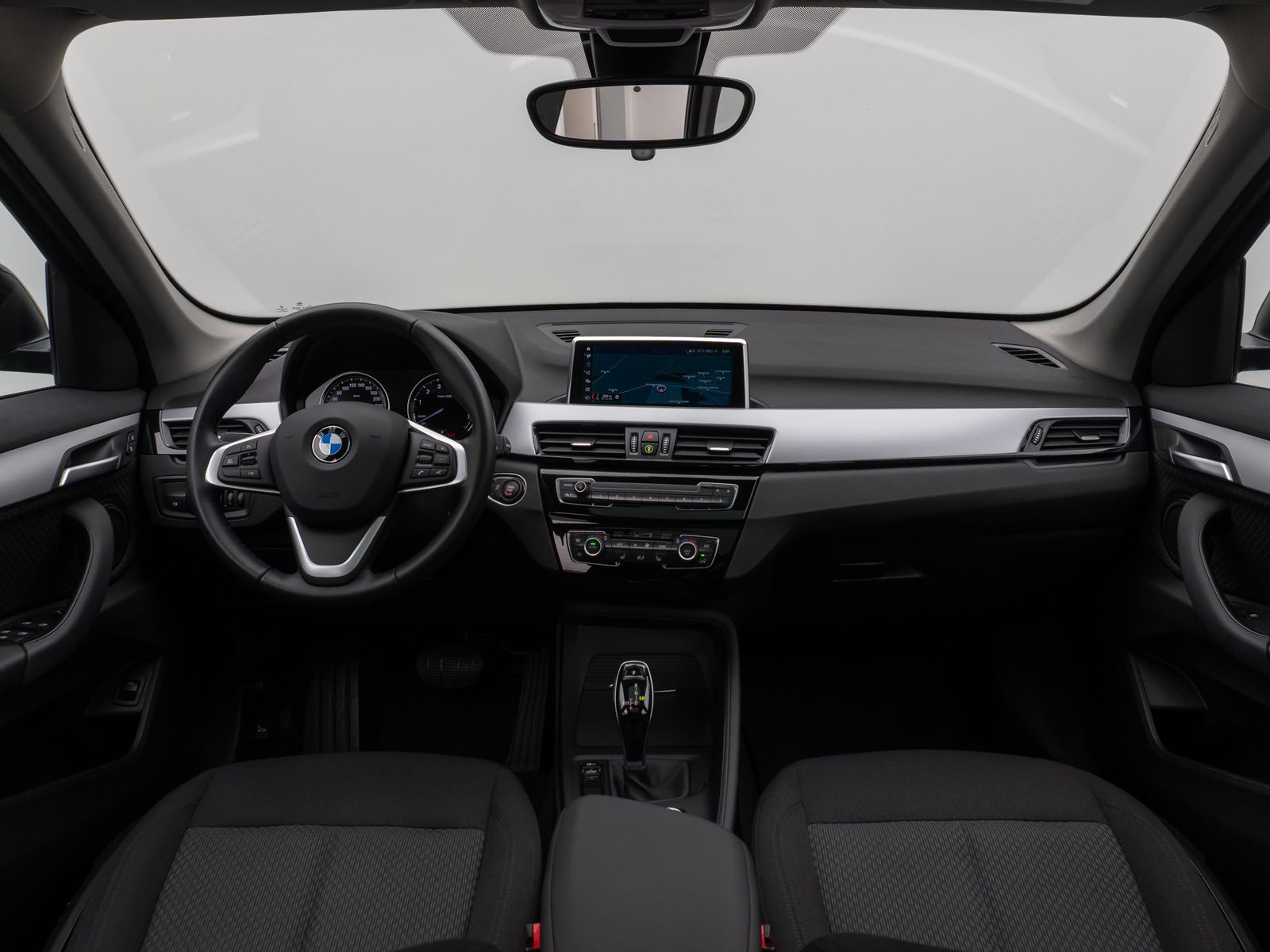 Fahrzeugabbildung BMW X1 sD18i Panorama DAB Navi Geschwindigkeitsreg