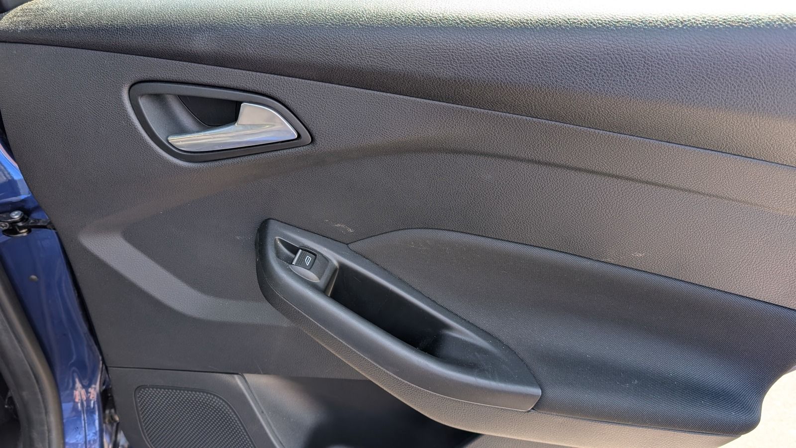 Fahrzeugabbildung Ford Focus Turnier 1.0 eco Boost * beh. FS * SHZ * PD