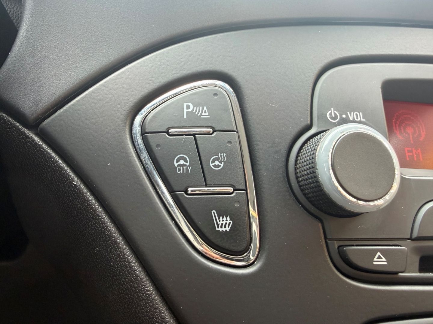 Fahrzeugabbildung Opel Corsa E Edition SHZ+LHZ+PDC
