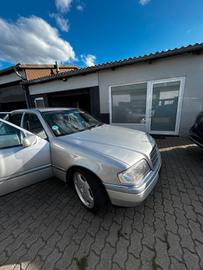 1993 Mercedes-BENZ C 220 照片 8