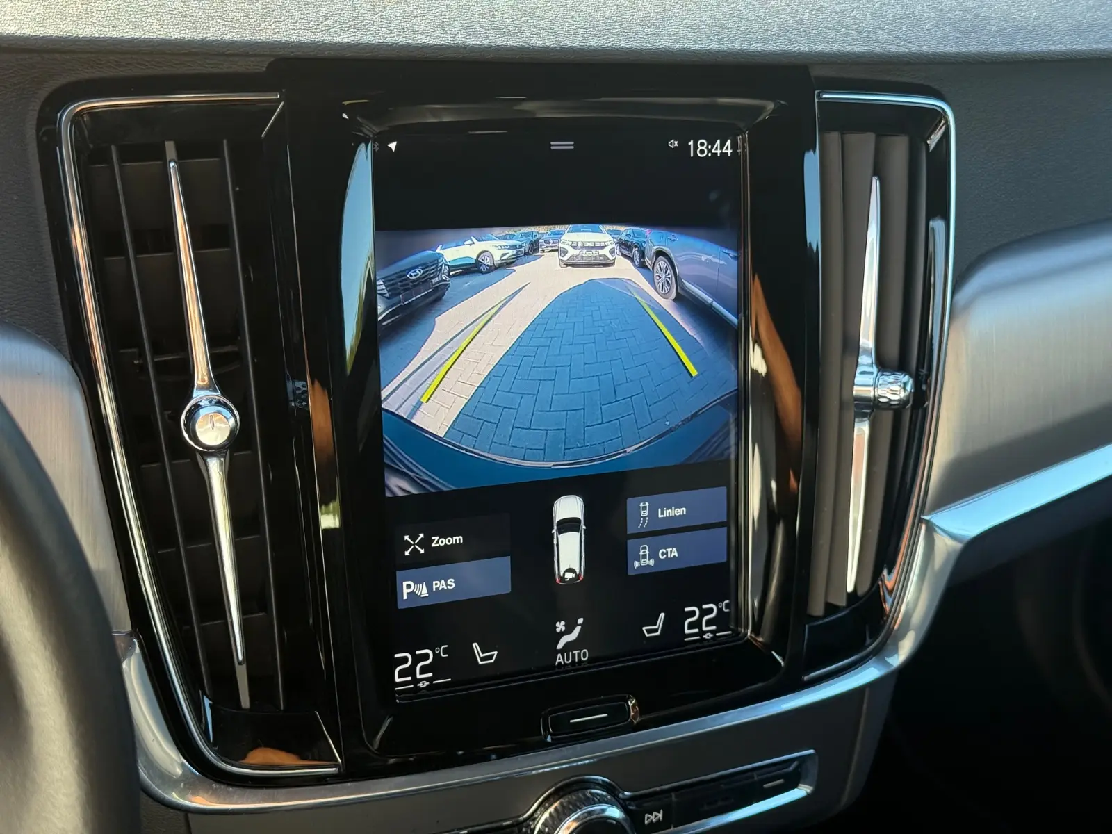 VOLVO V90 235 ch 4X4 BVA - HAYON ÉLECTRIQUE - PACK SPORT - TOIT OUVRANT