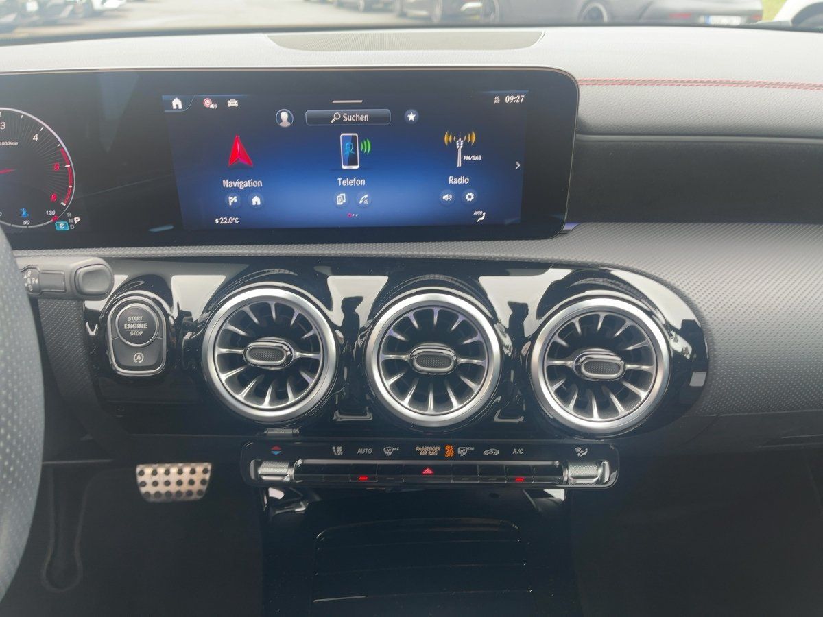 Fahrzeugabbildung Mercedes-Benz CLA 200 d SB AMG/Night/Pano/360°/AHK