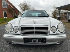 Mercedes-Benz E 280*Avangart*Voll Leder*Automatik*Benzin*