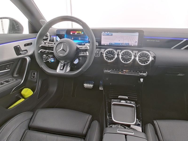 Fahrzeugabbildung Mercedes-Benz CLA 45 S AMG Perf.Sitze AERO Sitzklima 19"Kreuzs