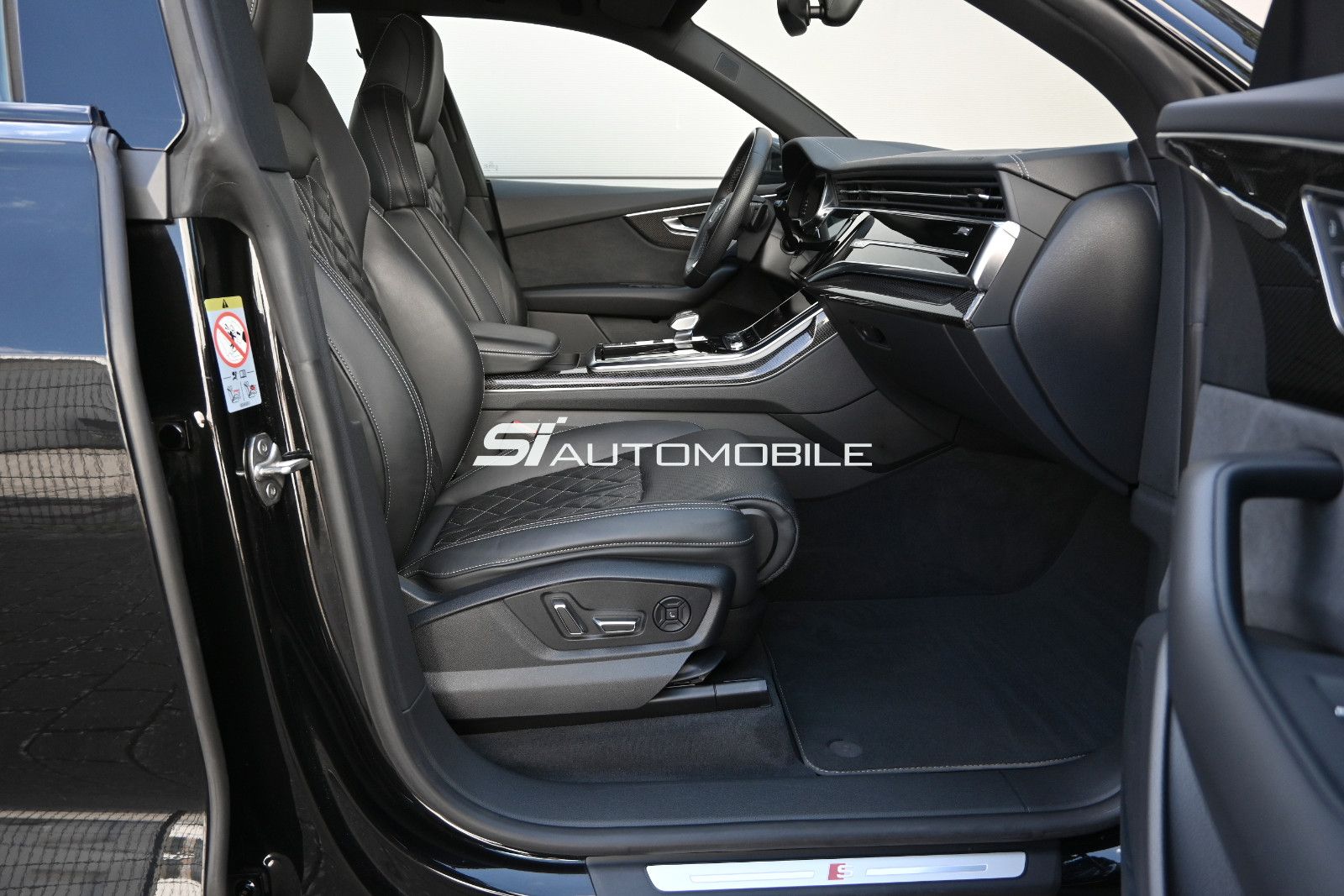 Fahrzeugabbildung Audi Q8 50 TDI qu S LINE COMPETITION PLUS °AHK°HUD°22