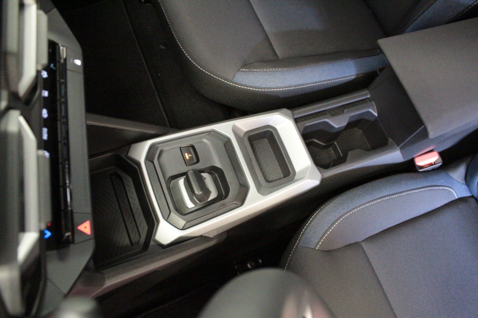 Fahrzeugabbildung Dacia Bigster hybrid 155 Expression #15263