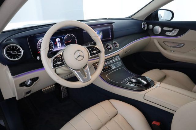 Image of Mercedes-Benz E 220