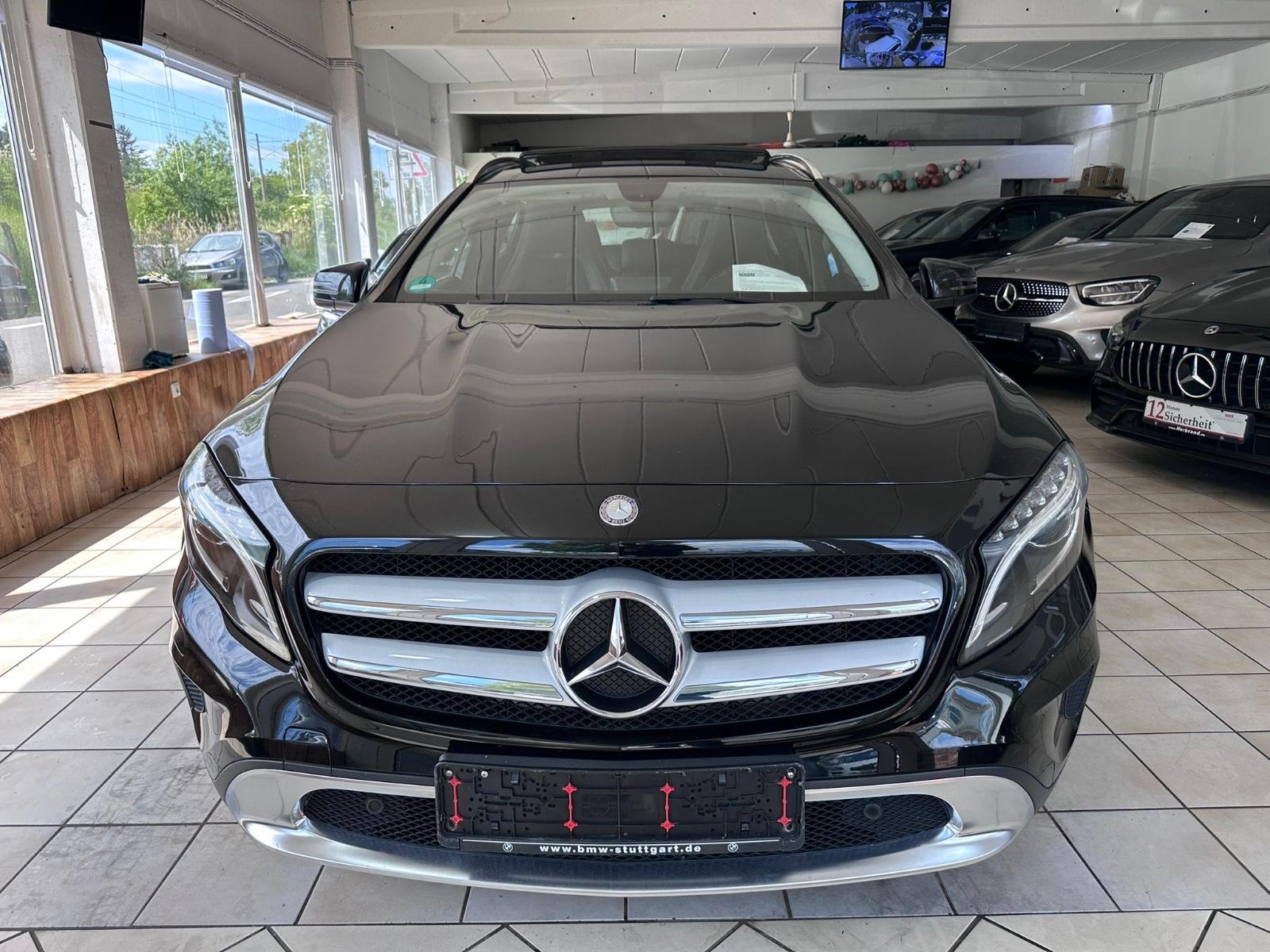 Mercedes-Benz GLA 220 CDI / d Automatik Leder Panoramadach