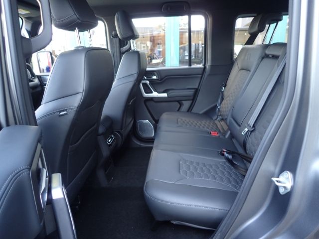 Fahrzeugabbildung BAW 212 TCI 4WD Grün/Schwarz/Grau Leder Digitales Co