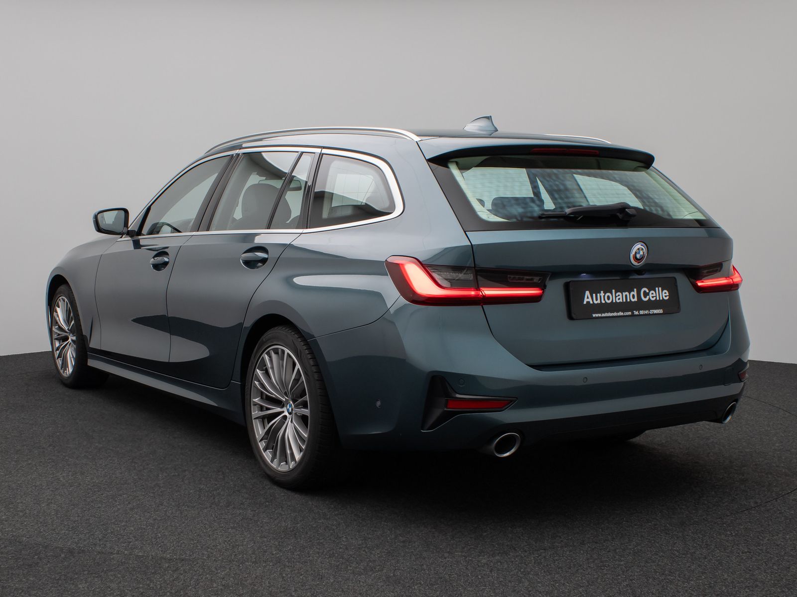 Fahrzeugabbildung BMW 320d Sport Line Kamera Laser HUD DAB HiFi Komfor