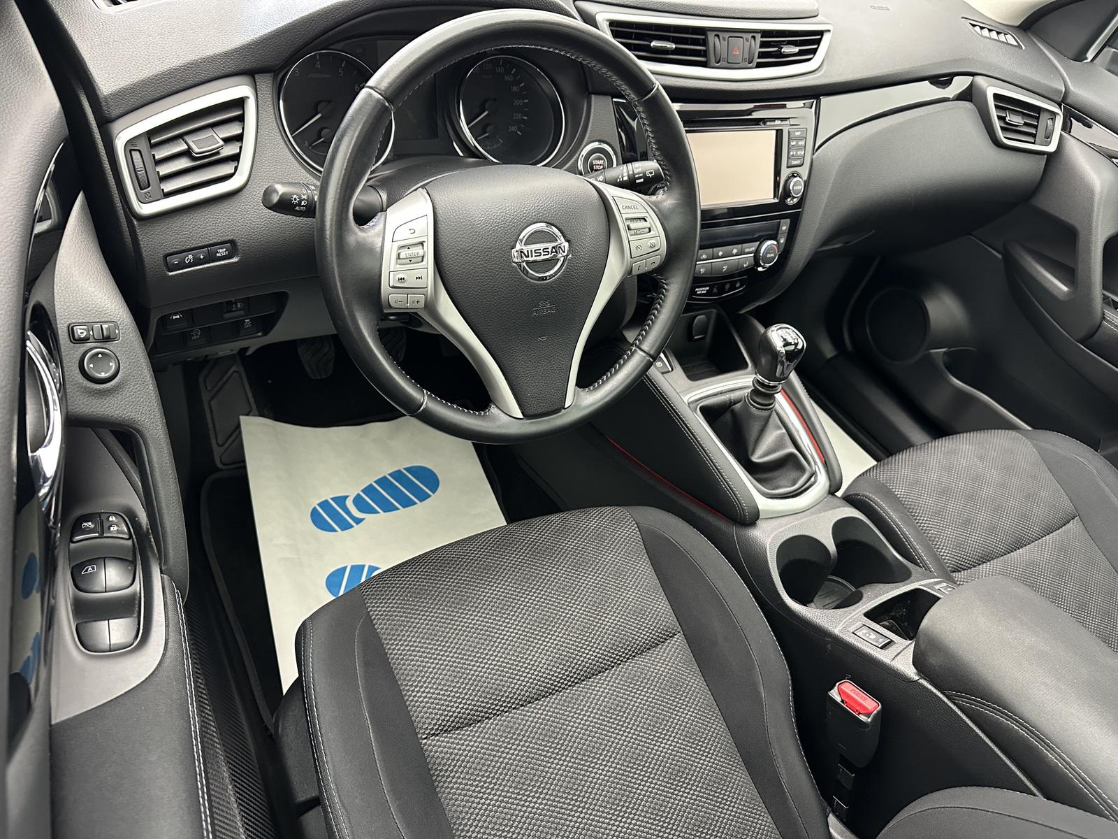 Nissan Qashqai N-Connecta "PANO-NAVI-CAM-MULTI-TEMPO"