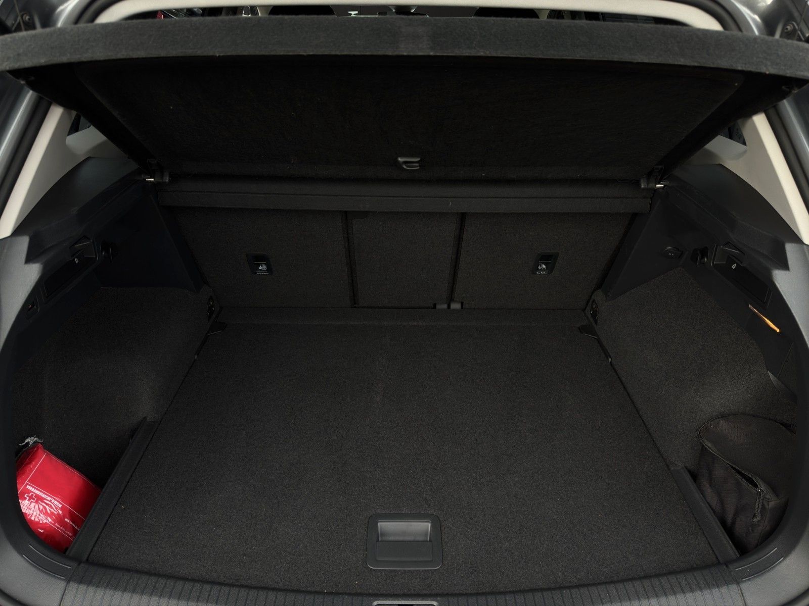 Fahrzeugabbildung Volkswagen Tiguan R-Line 4Motion*Sportauspuff*Dig.Cock*AHK*