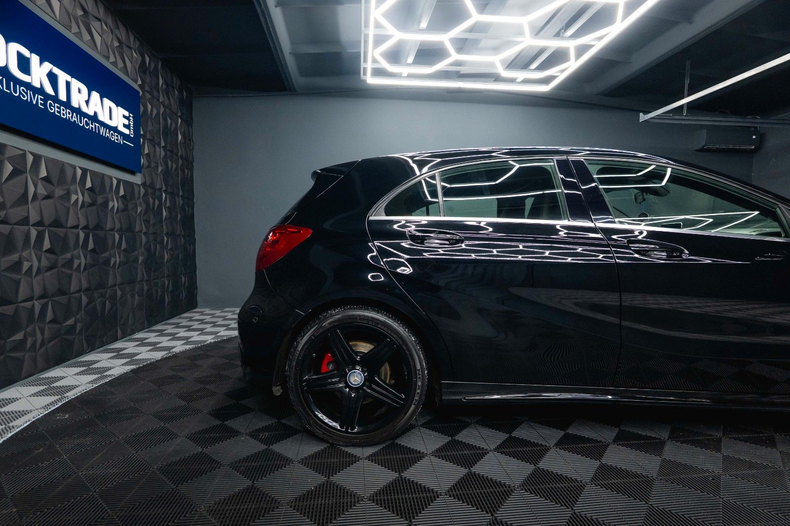 Fahrzeugabbildung Mercedes-Benz A 250 AMG Sport Black Edition *TÜV Neu*Navi*19%*