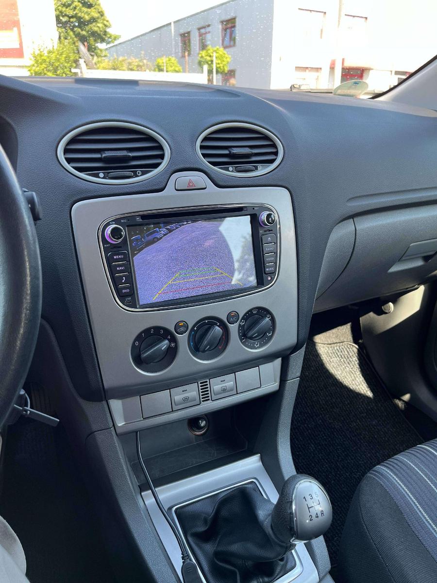 Ford Focus 2009 — photo 18