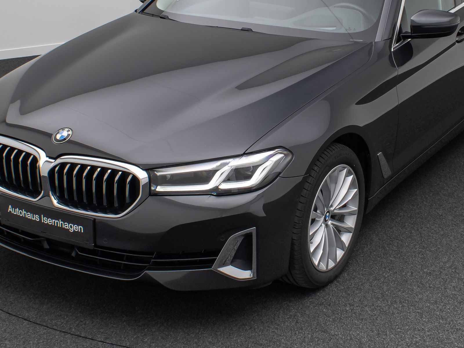 Fahrzeugabbildung BMW 540i xD Luxury Line ACC DispKey DAB Panorama HUD