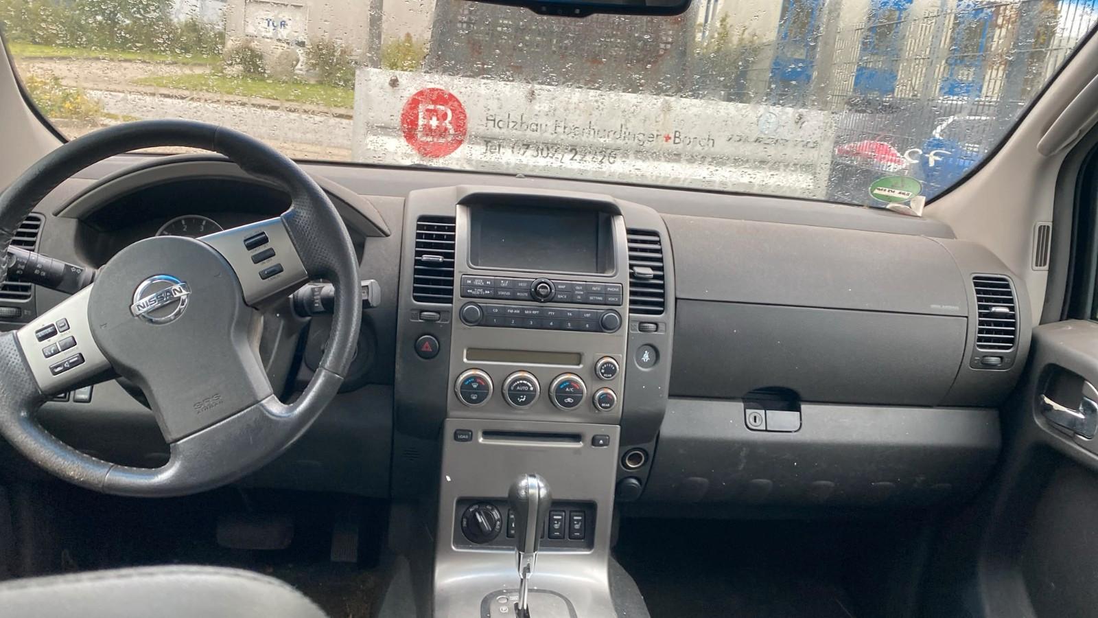 Nissan Pathfinder 2006 — photo 6