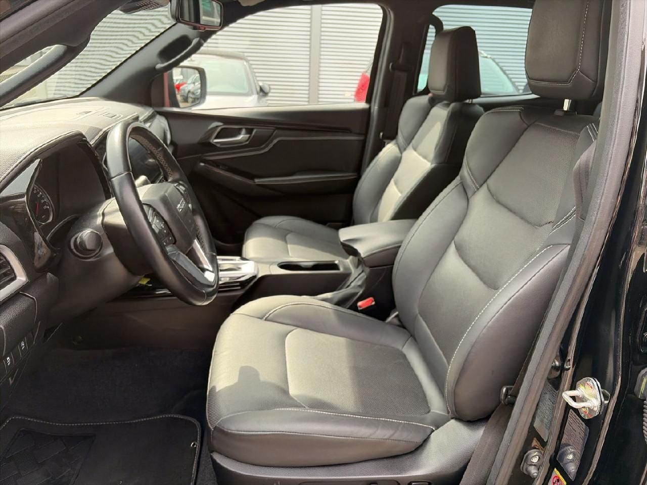 Fahrzeugabbildung Isuzu D-Max Double Cab 1,9 V-CROSS