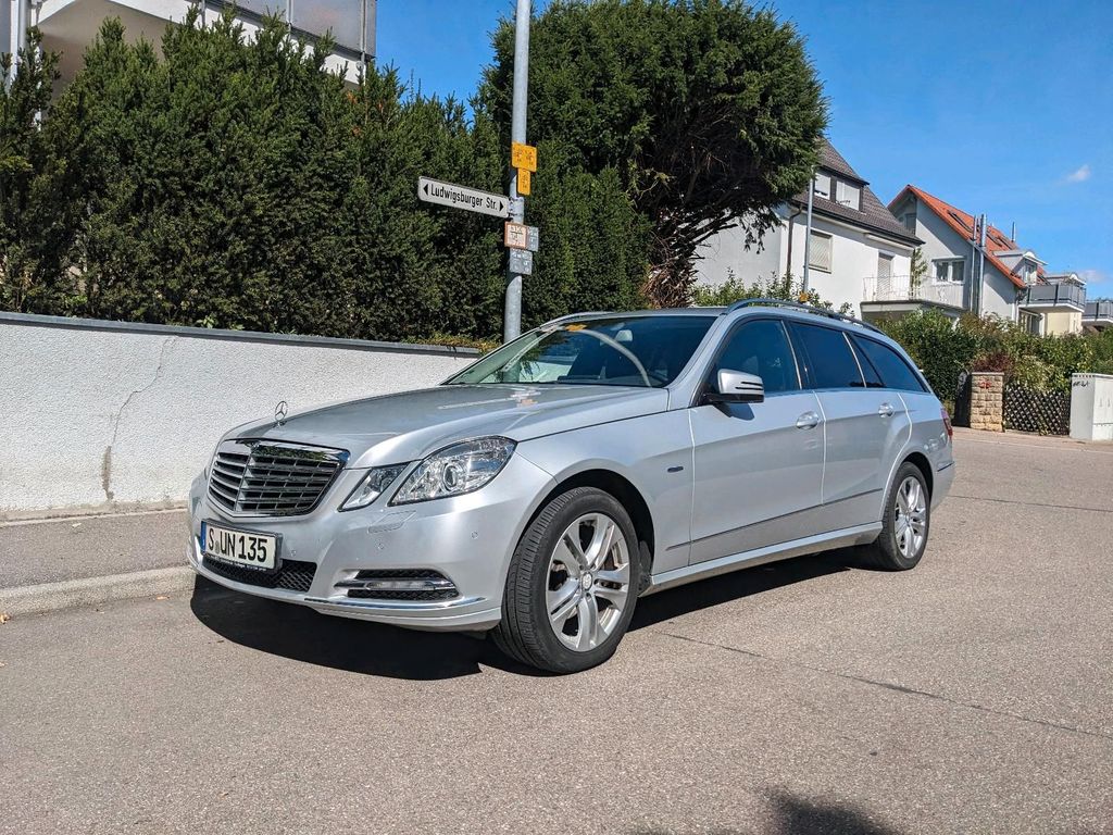 Image of Mercedes-Benz E 220