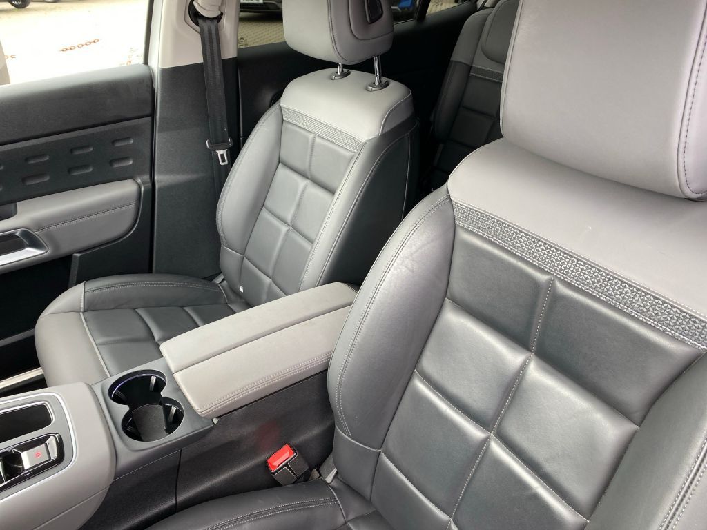 Fahrzeugabbildung Citroën C5 Aircross Hybrid 225 Automatik SHINE PACK