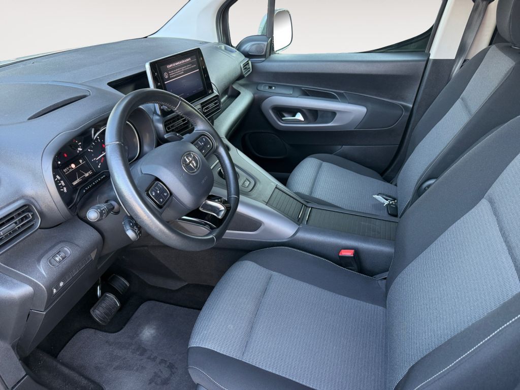Fahrzeugabbildung Toyota Proace City Verso 1.2 Turbo L2 Aut Team Deutschl